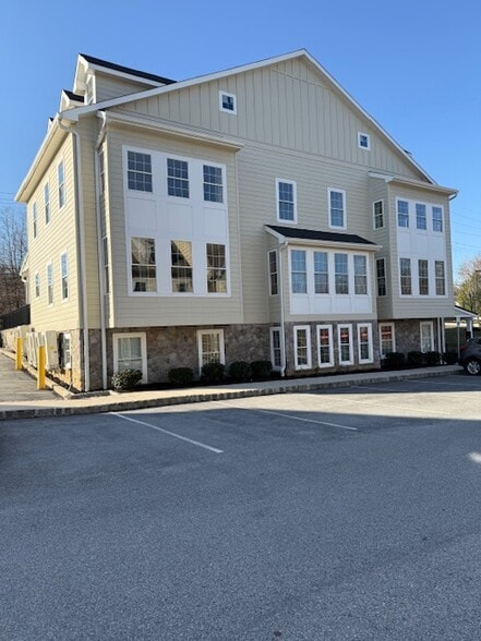 More Photos Of 433 Lancaster Ave, Malvern Medical For Lease