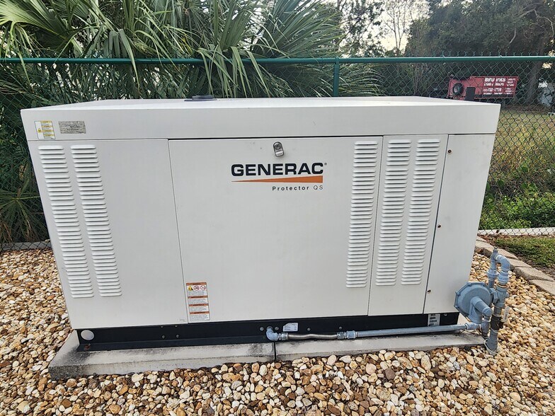 More Photos Of 2105 Drew St, Clearwater Office For Sale