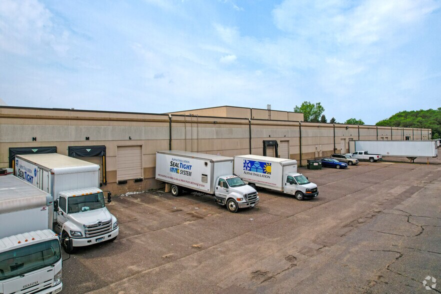 3200 Labore Rd, Vadnais Heights, MN 55110 Flex/R&D For Lease