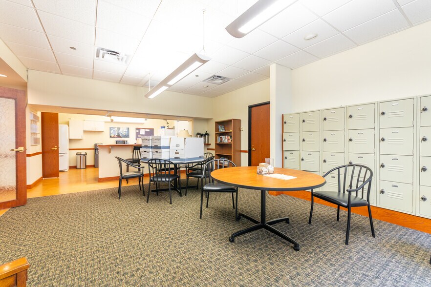 More Photos Of 50 E Washington St, Chicago Office For Sale