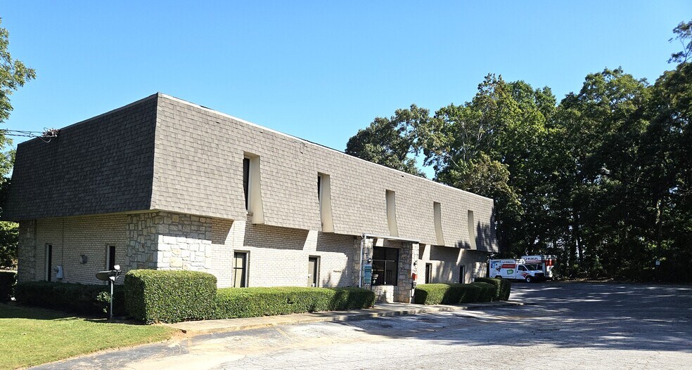 More Photos Of 2616 Old Wesley Chapel Rd, Decatur Office For Sale
