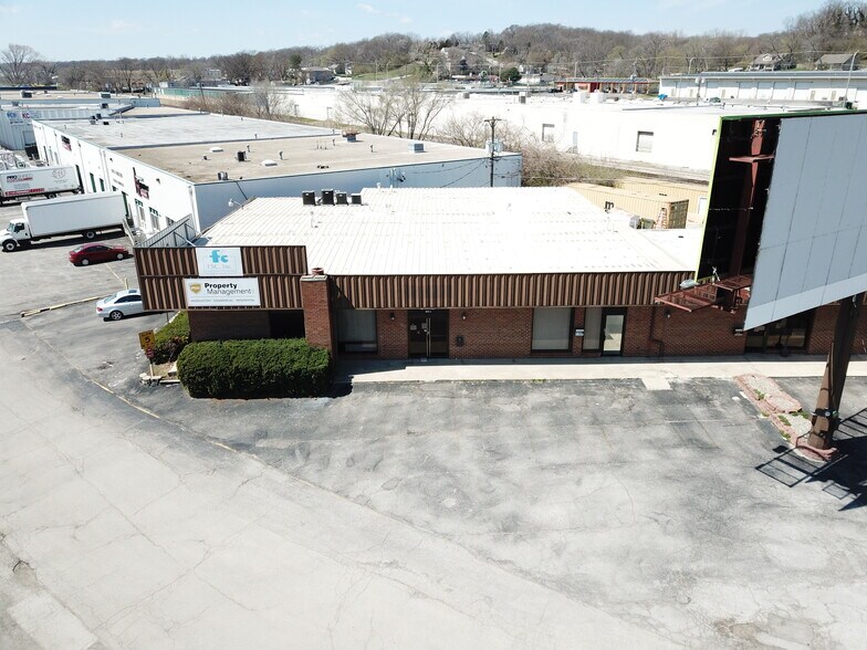 More Photos Of 3100-3102 S 24th St, Kansas City Storefront Retail Office For Lease