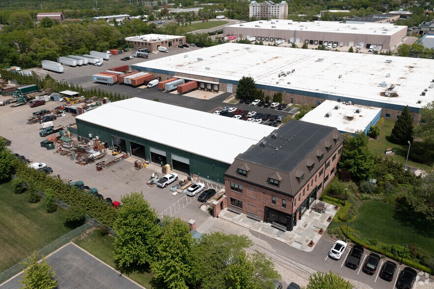 More Photos Of 25 Newton Pl, Hauppauge Loft Creative Space For Lease