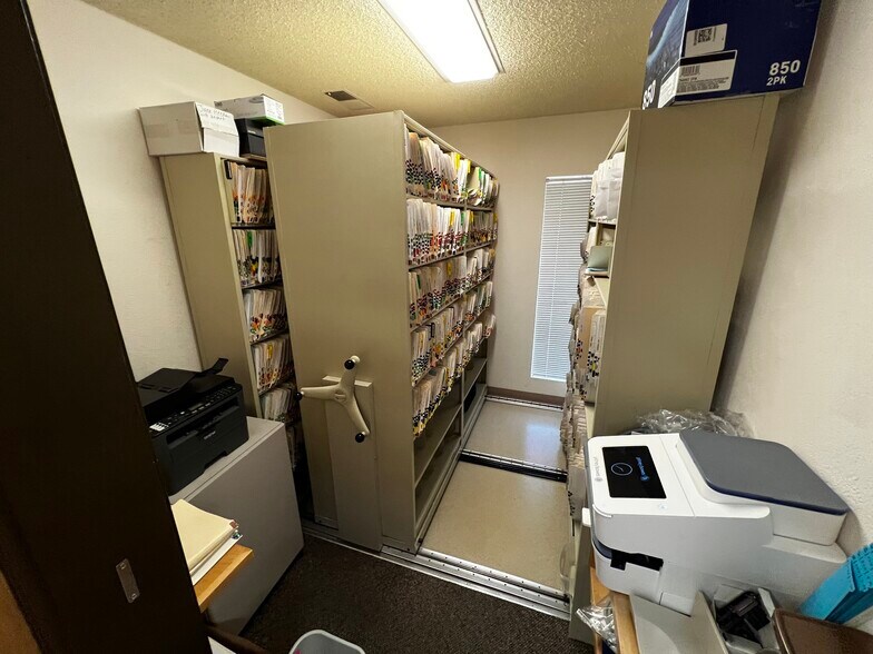 More Photos Of 3753 Churn Creek Rd, Redding Office For Sale