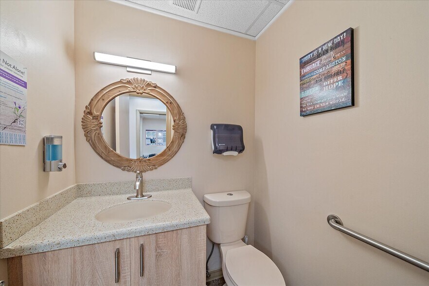 More Photos Of 1872 Tamiami Trl S, Venice Office For Sale
