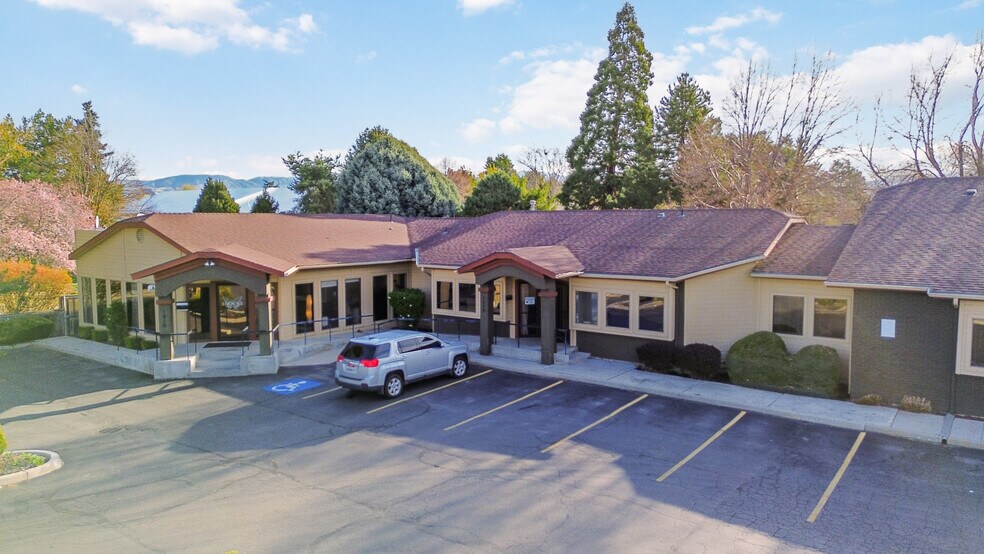More Photos Of 940-1000 N Cole Rd, Boise Office For Sale