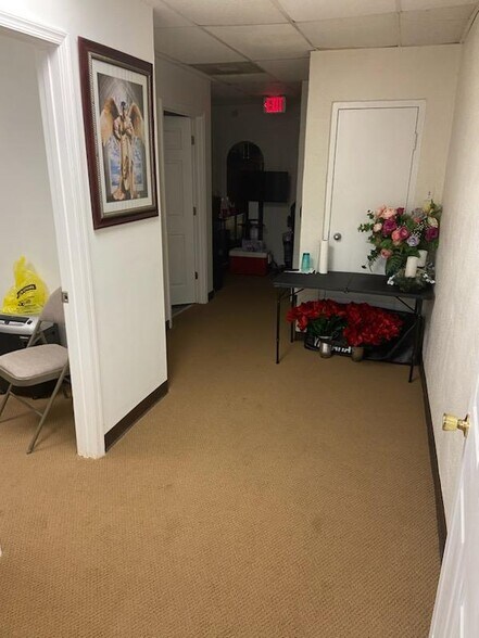 More Photos Of 10606 Warwick Blvd, Newport News General Retail For Sale