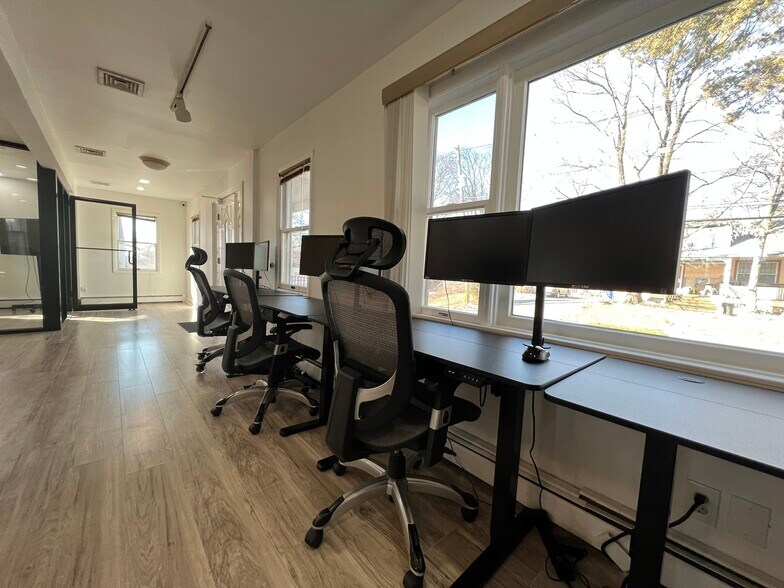 More Photos Of 354 Kingston Rd, Parsippany Office Residential For Lease