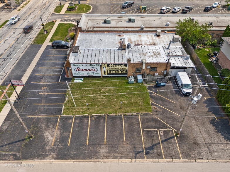 More Photos Of 17702 Oak Park Ave, Tinley Park Storefront Retail Office For Sale