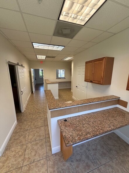 More Photos Of 681 Goodlette Rd N, Naples Medical For Sale