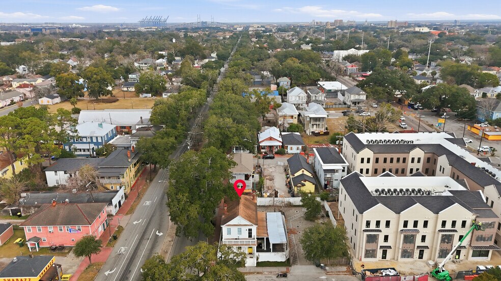 More Photos Of 422 W 43rd St, Savannah Storefront Retail Office For Lease
