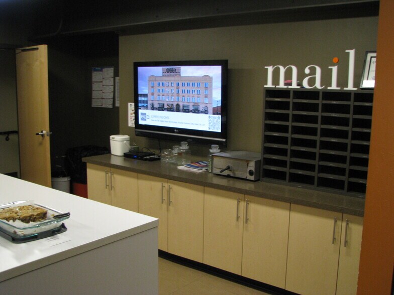 More Photos Of 124 N Broadway, De Pere Loft Creative Space For Lease