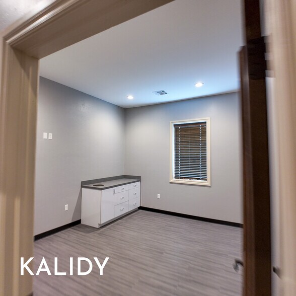 More Photos Of 2220 NW 164th St, Edmond Office For Sale
