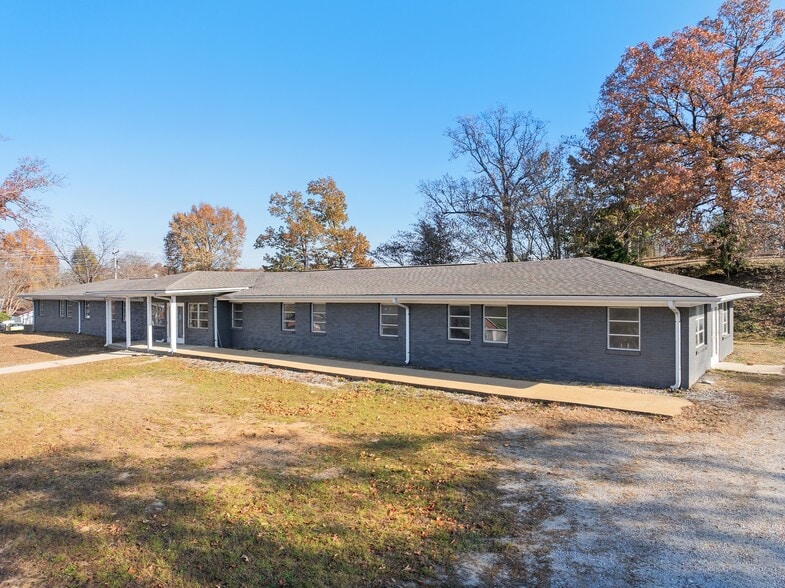 More Photos Of 105 Kentucky Ave S, Parsons Light Distribution For Sale