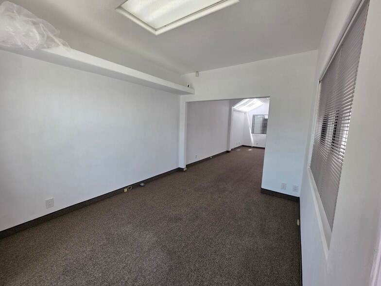 More Photos Of 431 S C St, Oxnard Medical For Sale
