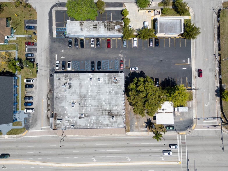 More Photos Of 300-310 W Hallandale Beach Blvd, Hallandale Beach Storefront Retail Office For Lease