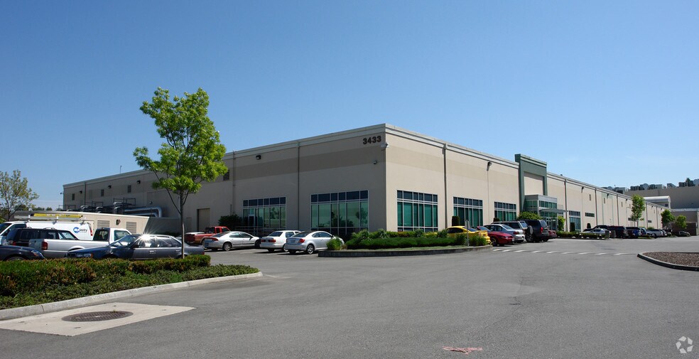 More Photos Of 12501 E Marginal Way S, Tukwila Office For Lease