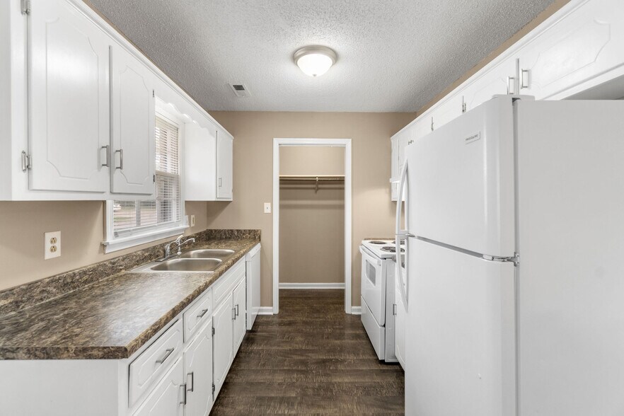 More Photos Of 279B Harrier ct, Clarksville Apartments For Sale