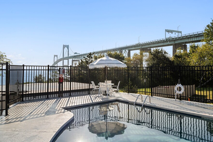More Photos Of 150 Bay View Dr, Jamestown Hotel For Sale