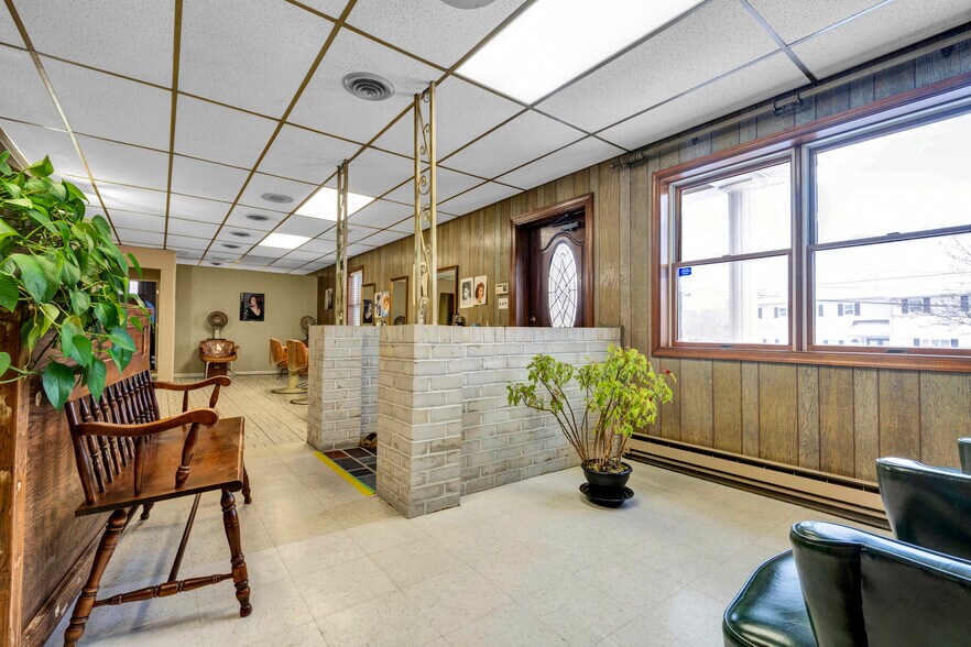 More Photos Of 2939 W Germantown Pike, Norristown Storefront Retail Office For Lease