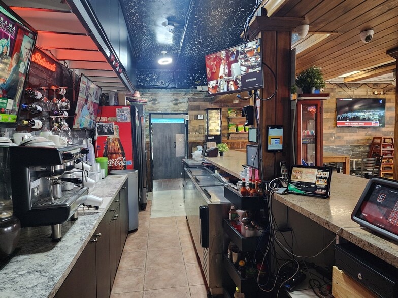 More Photos Of 3215 Davie Blvd, Fort Lauderdale Restaurant For Sale