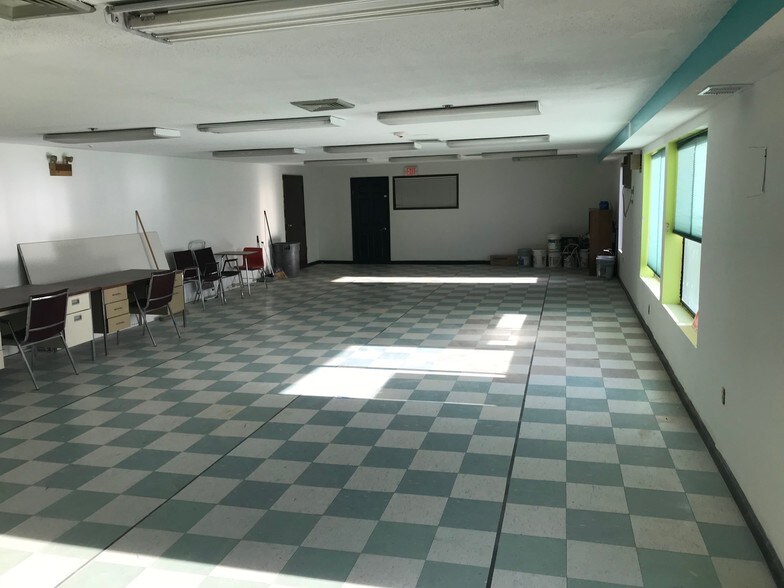 More Photos Of 222 Central St, Hudson Freestanding For Lease