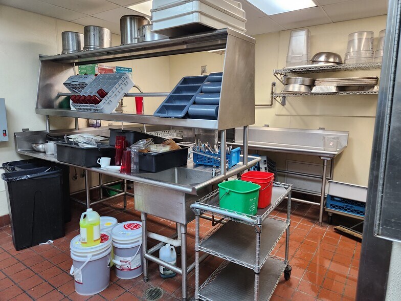 More Photos Of 1192 Noe Bixby Rd, Columbus Restaurant For Sale