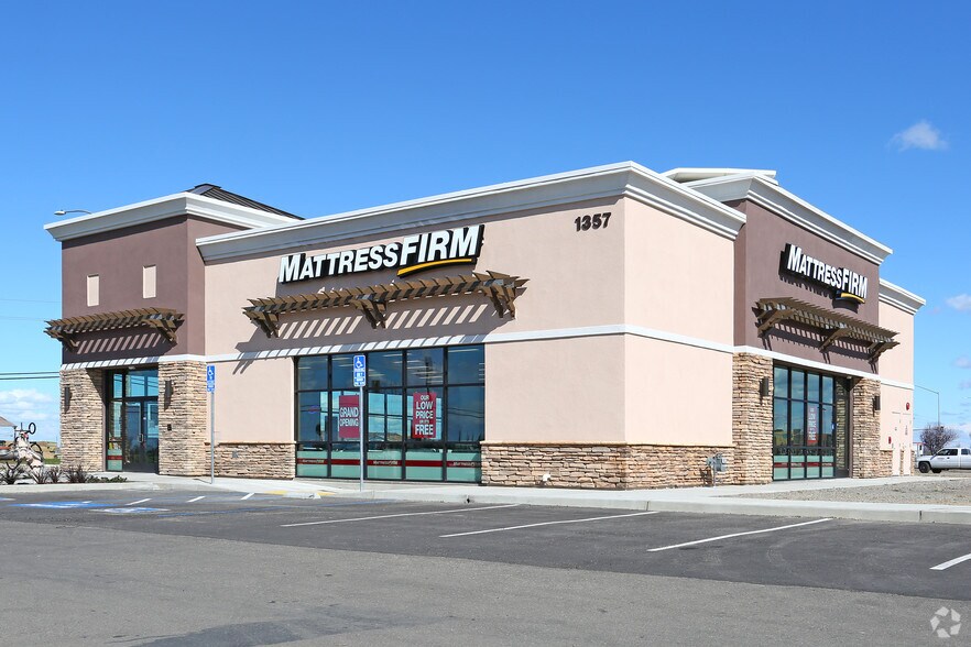 Primary Photo Of 1357 W Pacheco Blvd, Los Banos Freestanding For Sale