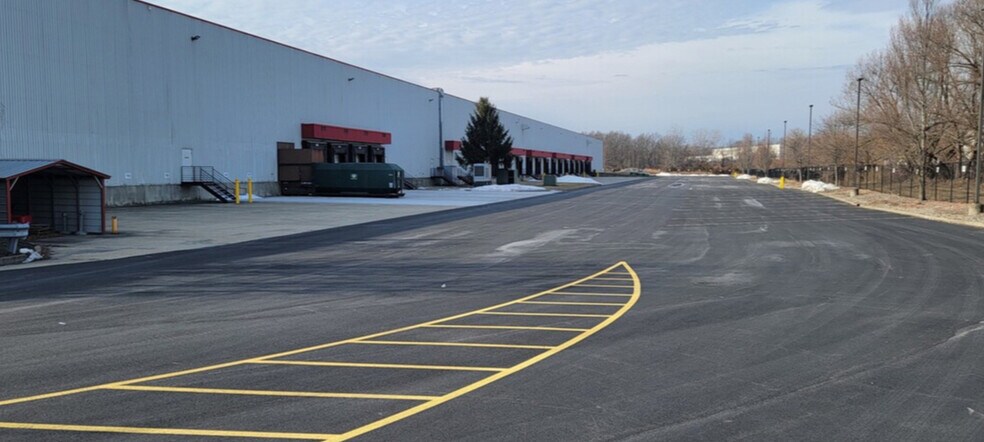 More Photos Of 29 Elizabeth Dr, Chester Distribution For Lease