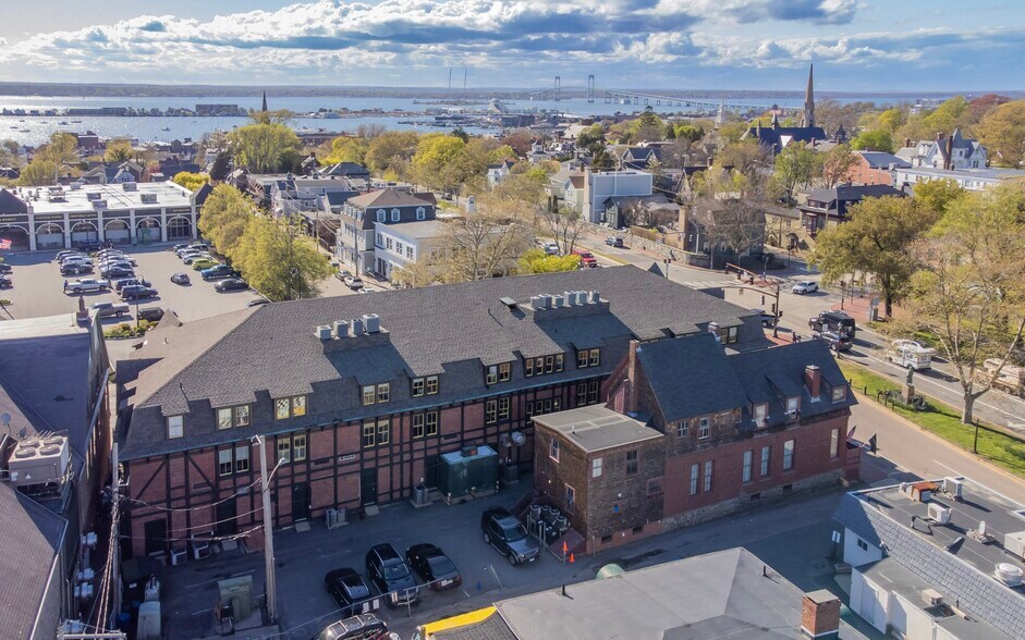 More Photos Of 160-184 Bellevue Ave, Newport General Retail For Lease