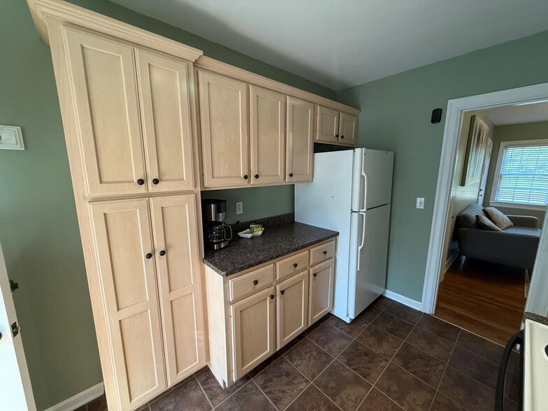 More Photos Of 1802 Carolyn Dr, Lexington Apartments For Sale