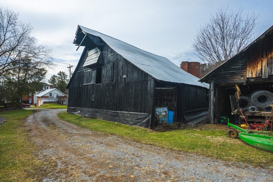 More Photos Of 230 Barn Ave, North Tazewell Land For Sale