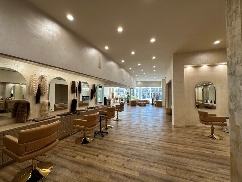 More Photos Of 351-355 N Canon Dr, Beverly Hills Storefront Retail Office For Lease