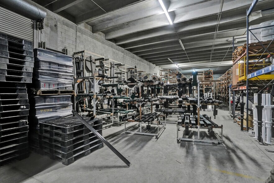 More Photos Of 2360 W 76th St, Hialeah Manufacturing For Sale