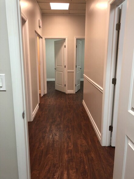 More Photos Of 407-409 39th St, Union City Medical For Lease