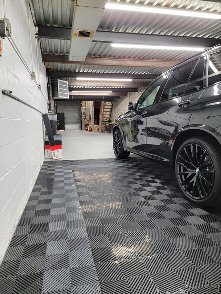 More Photos Of 251 52nd St, Brooklyn Warehouse For Lease