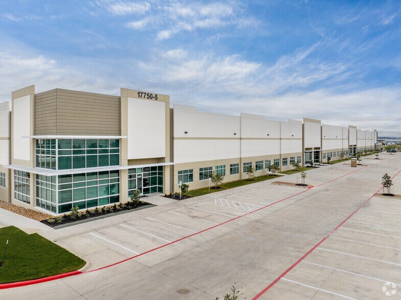 More Photos Of 17750 Lookout Rd, Schertz Unknown For Lease