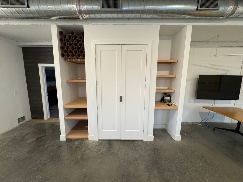 More Photos Of 2610 Westwood Dr, Nashville Office For Lease
