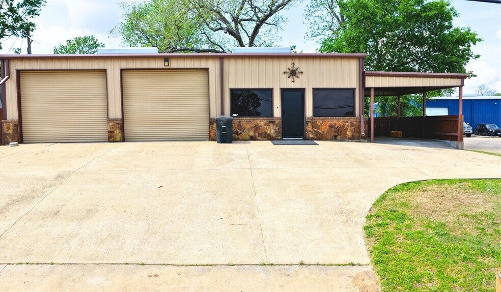 More Photos Of 405 N Johnston St, Caldwell Office For Sale