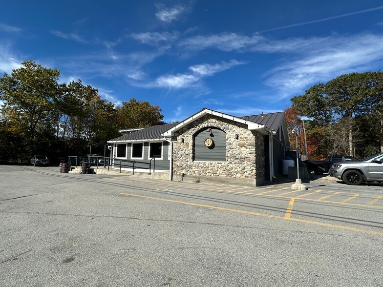 Primary Photo Of 443 Worcester Rd, Charlton Restaurant For Sale