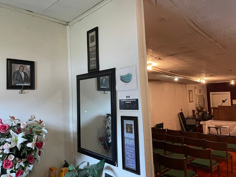 More Photos Of 8536 Scott St, Houston Religious Facility For Sale