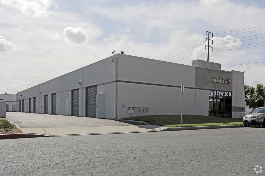 More Photos Of 13231-13245 Rosecrans Ave, Santa Fe Springs Showroom For Lease