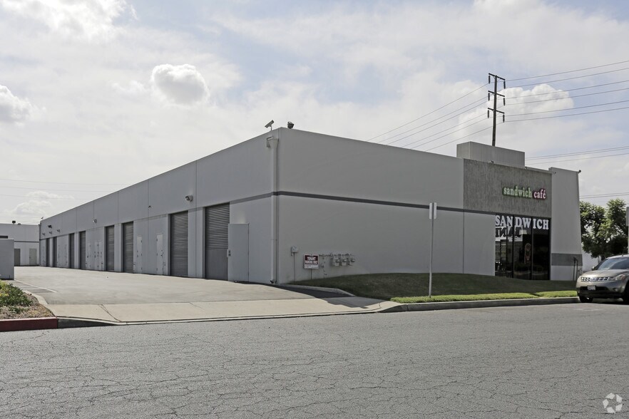 More Photos Of 13235 Rosecrans Ave, Santa Fe Springs Showroom For Lease