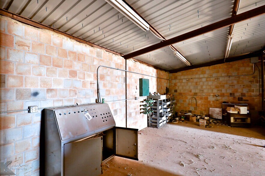 More Photos Of 3097 Brick Plant Rd, Snyder Manufacturing For Sale