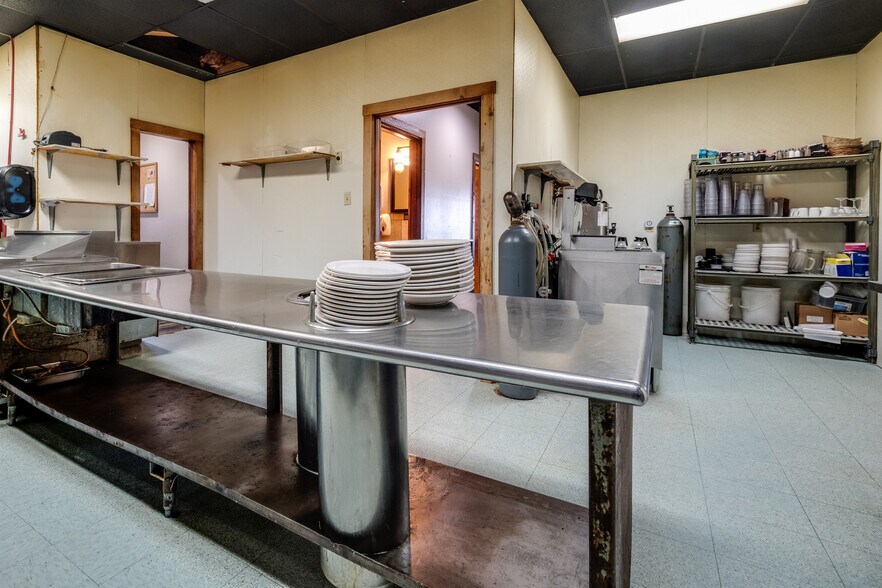 More Photos Of 7789 US-83, Wheeler General Retail For Sale