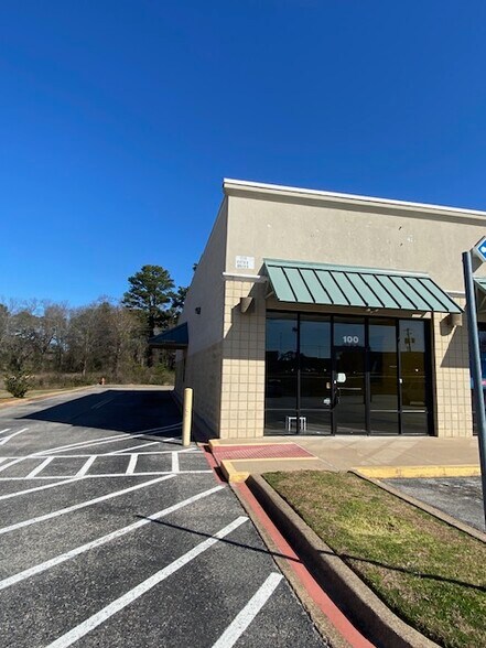 More Photos Of 711 Estes Dr, Longview Unknown For Lease