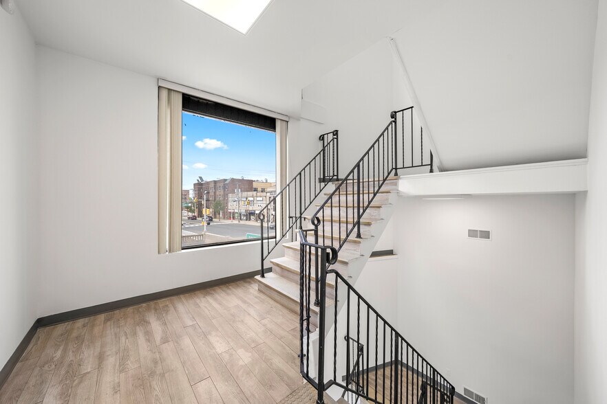 More Photos Of 40 Broad Ave, Palisades Park Office For Sale