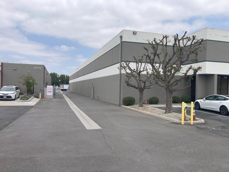 More Photos Of 17721 E Railroad St, City of Industry Warehouse For Lease