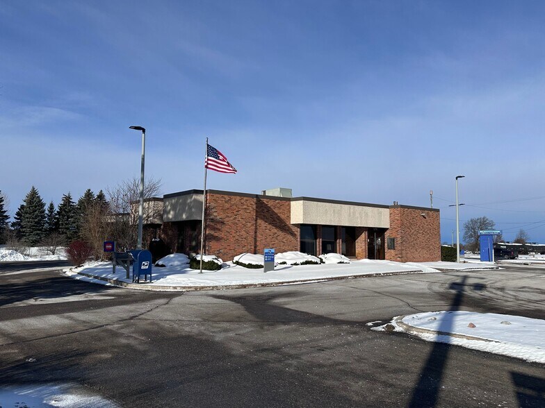 More Photos Of 1219 N Mitchell St, Cadillac Bank For Lease