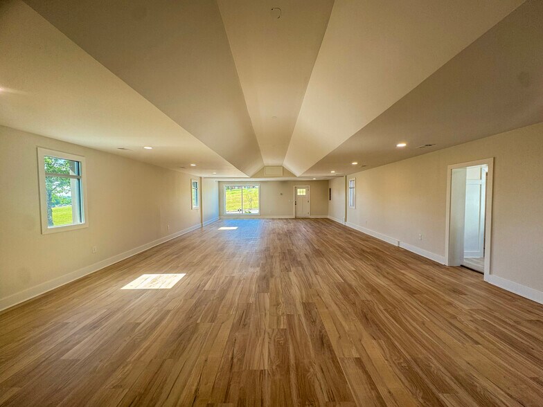 More Photos Of 709 Hart Ln, Nashville Office For Sale